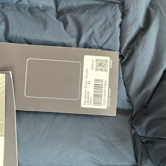 Lululemon Navigation 700-Down-Fill Hoodie - Picture 7 of 10